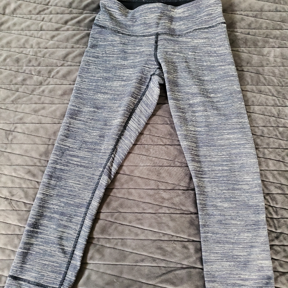 Lululemon Heathered Gray Capri Leggings